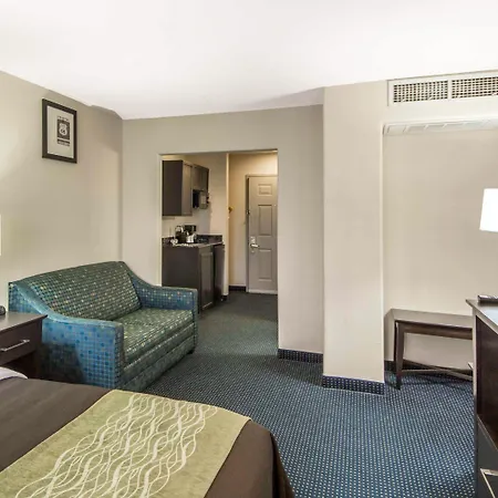 Quality Inn Tulsa-Downtown West