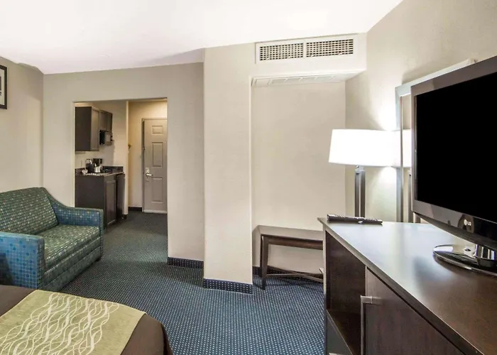 Quality Tulsa-downtown West Inn