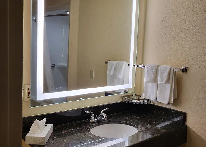 Inn Quality Tulsa-downtown West