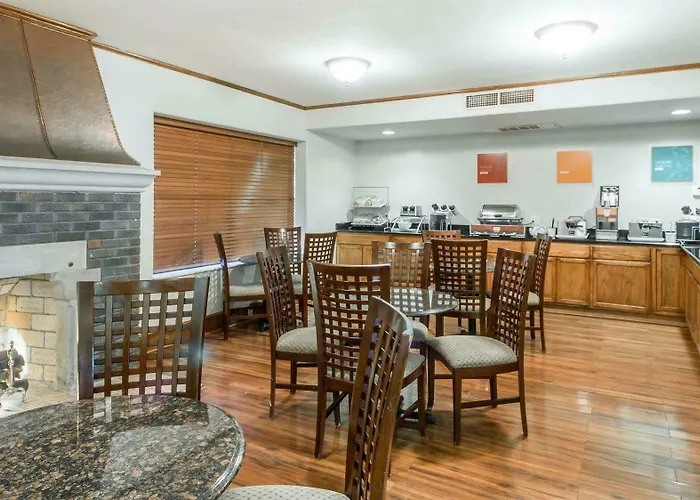 Inn Quality Tulsa-downtown West 3*